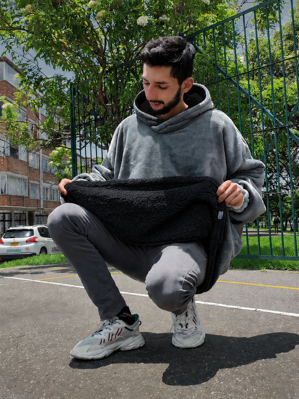 Buzo gigante cobija Gris Oscuro