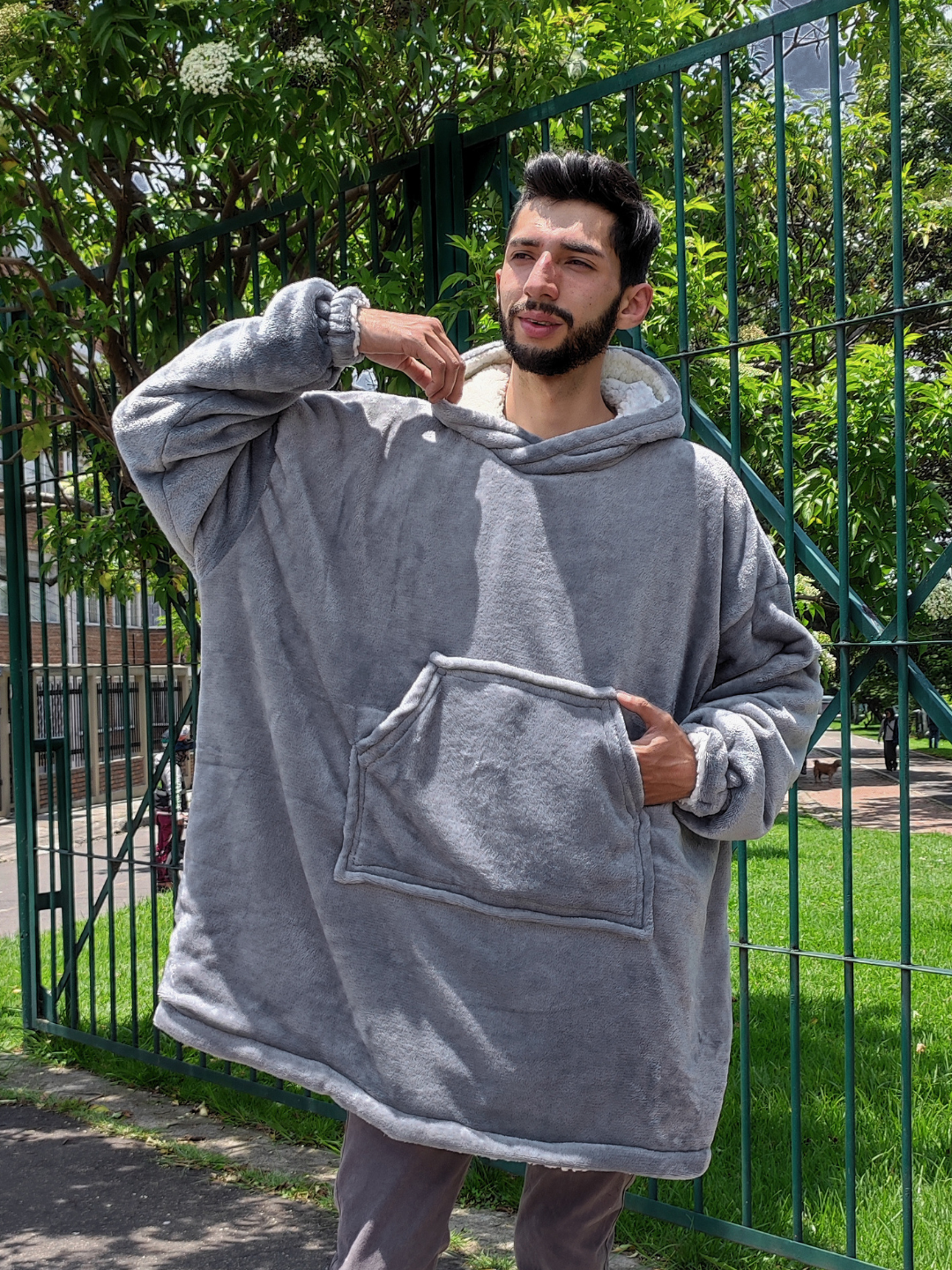 Buzo gigante cobija Gris Oscuro